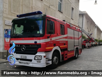 Mercedes-Benz Actros 1841 II serie
Vigili del Fuoco
 Comando Provinciale di Genova
 AutoPompaSerbatoio allestimento Bai
 VF 22596 
Parole chiave: Mercedes-Benz/Actros_1841_IIserie/VF22596