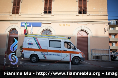 Mercedes - Benz Sprinter II serie
Pubblica Assistenza Signa 
Ambulanza dismessa e inviata in Gambia per attività di cooperazione internazionale (livrea modificata per l'occasione)
Ex "Signa 5 "
Parole chiave: Signa Gambia Anpas Ambulanza Sprinter_II