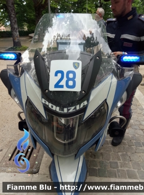 BMW R1200RT II serie
Polizia di Stato
Polizia Stradale
POLIZIA G2675
In scorta al Giro d'Italia 2018
Parole chiave: BMW / R1200RT_IIserie / giro_d_italia_2018