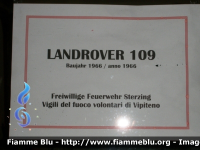 Land Rover 109
Vigili del Fuoco Volontari di Vipiteno (BZ)
Freiwillige Feuerwehr Sterzing (BZ)
VF 1MB BZ
Parole chiave: Land-Rover_109 VF1MBBZ Defender