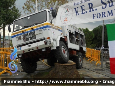 Iveco 80-16
Protezione Civile
Associazione "Ver Sud Pontino" Formia (LT)
Parole chiave: Iveco 80-16