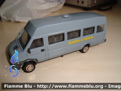 Iveco Daily II serie
Guardia di Finanza
Versione bus
Modello in scala 1/43
Parole chiave: Iveco Daily_IIserie