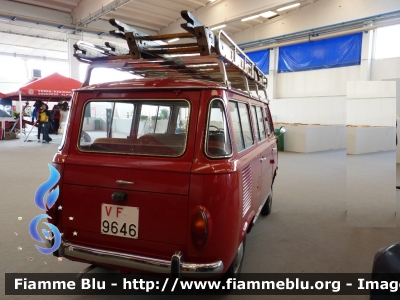 Fiat 850
Vigili del Fuoco
Automezzo storico
VF9646
esposto al Reas 2012
Parole chiave: Fiat 850 VF9646 Reas_2012