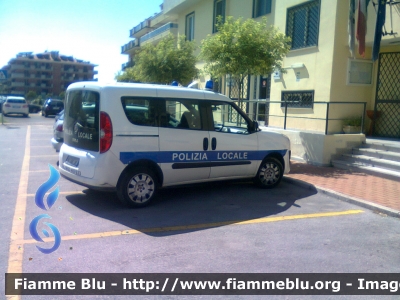 Fiat Doblò III serie
Polizia Locale
San Nicola la Strada (CE)
POLIZIA LOCALE YA 460 AB
Parole chiave: Fiat Doblò_IIIserie PoliziaLocaleYA460AB