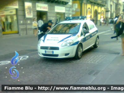 Fiat Grande Punto
Polizia Municipale Napoli
Parole chiave: Fiat Grande_Punto