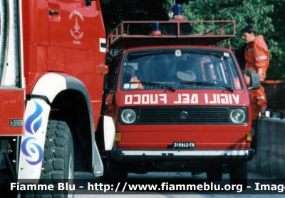 Volkswagen Transporter T3
Vigili del Fuoco
Corpo Volontario di Mori TN
Targa civile prima della reimmatricolazione
Parole chiave: Volkswagen Transporter_T3