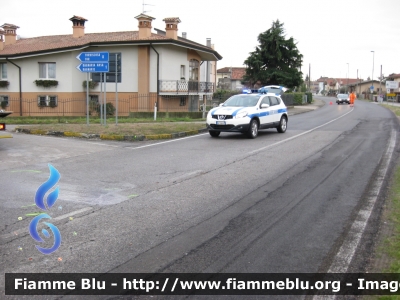 Nissan Qashqai
Polizia Locale del Palmarino per l'ambito di Gonars-Bagnaria Arsa-Porpetto (UD)
POLIZIA LOCALE YA 796 AC
In questa foto, la pattuglia di Pronto Intervento intervenuta a seguito di sinistro stradale
Parole chiave: Nissan Qashqai PoliziaLocaleYA796AC