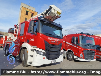 Iveco S-Way
Vigili del Fuoco
Comando Provinciale di Grosseto
Snorkel 31m allestimento Rosenbauer
VF 33557
Santa Barbara 2024
Parole chiave: Iveco S_Way VF33557