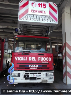 Iveco EuroFire 150E27 I serie
Vigili del Fuoco
Comando Provinciale di Grosseto
AutoScala da 37 metri allestimento Iveco Magirus ricondizionata Fortini
VF 19239

*si ringrazia il Caposquadra della Partenza Polivalente per la gentilezza*
Parole chiave: Iveco EuroFire_150E27_Iserie VF19239