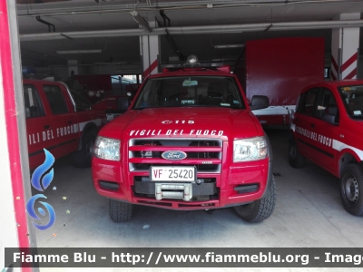 Ford Ranger VI serie
Vigili del Fuoco
Comando Provinciale di Grosseto
Fuoristrada allestimento ARIS
Modulo Scarrabile Baggio & De Sordi
VF 25420

*si ringrazia il Caposquadra della Partenza Polivalente per la gentilezza*
Parole chiave: Ford Ranger_VIserie VF25420