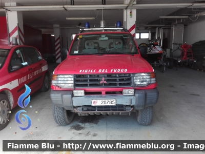 Mitsubishi Pajero Swb II serie
Vigili del Fuoco
Comando Provinciale Grosseto - Sede Centrale
Fuoristrada Funzionario di guardia
VF 20785

*si ringrazia il Caposquadra della Partenza Polivalente per la gentilezza*
Parole chiave: Mitsubishi Pajero_Swb_IIserie VF20785