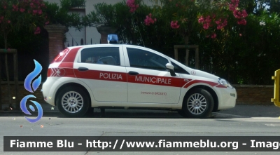 Fiat Punto VI serie
Polizia Municipale 
Comune di Grosseto
Auto n° 04

*Airshow Marina di Grosseto 2017*
Parole chiave: Fiat Punto_VIserie