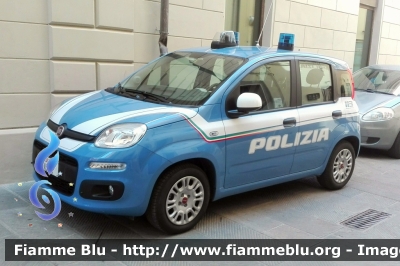 Fiat Nuova Panda II serie
Polizia di Stato - Questura di Grosseto
POLIZIA N5215
*Festa della Repubblica del 2 Giugno*
Parole chiave: fiat_panda_polizia_grosseto_questura_2_giugno