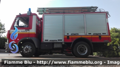 Iveco Zeta 65-12
Vigili del Fuoco 
Comando Provinciale di Grosseto
Distaccamento Volontario di Sorano (GR)
AutoFurgone/Polisoccorso allestimento Baribbi
VF 16376

*manifestazione CInigiano 14 Luglio 2018*
Parole chiave: sorano:vigili_del_fuoco_zeta_grosseto