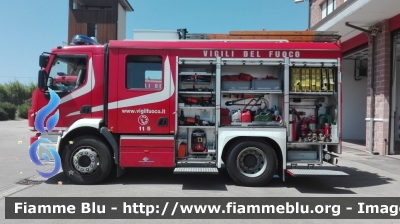 Volvo FL 280 IIi serie
Vigili del Fuoco
Comando Provinciale di Grosseto
Distaccamento Permanente di Orbetello
AutoPompaSerbatoio allestimento BAI
VF 25963
*Sì ringrazia il personale il turno per la cortesia*
