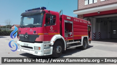 Mercedes-Benz Atego 1828 I serie
Vigili del Fuoco
Comando Provinciale di Grosseto
Distaccamento Permanente di Orbetello
AutoBottePompa allestimento BAI
VF 22449
*Si ringrazia il personale di turno per la cortesia*
