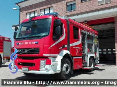 Volvo FL 280 IIi serie
Vigili del Fuoco
Comando Provinciale di Grosseto
Distaccamento Permanente di Orbetello
AutoPompaSerbatoio allestimento BAI
VF 25963
*Sì ringrazia il personale il turno per la cortesia*
