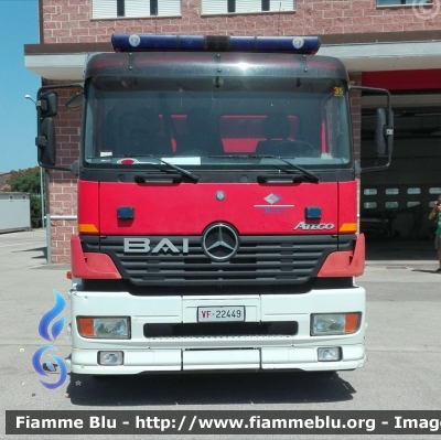 Mercedes-Benz Atego 1828 I serie
Vigili del Fuoco
Comando Provinciale di Grosseto
Distaccamento Permanente di Orbetello
AutoBottePompa allestimento BAI
VF 22449
*Si ringrazia il personale di turno per la cortesia*
