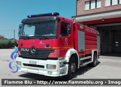 Mercedes-Benz Atego 1828 I serie
Vigili del Fuoco
Comando Provinciale di Grosseto
Distaccamento Permanente di Orbetello
AutoBottePompa allestimento BAI
VF 22449
*Si ringrazia il personale di turno per la cortesia*
