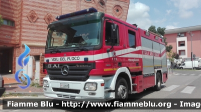 Mercedes-Benz Actros 1841 II serie
Vigili del Fuoco
Comando Provinciale di Firenze
Distaccamento Permanente di Empoli
AutoPompaSerbatoio allestimento BAI
VF 22607
Parole chiave: Mercedes-Benz Actros_1841_IIserie VF22607