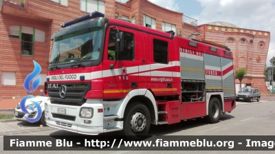 Mercedes-Benz Actros 1841 II serie
Vigili del Fuoco
Comando Provinciale di Firenze
Distaccamento Permanente di Empoli
AutoPompaSerbatoio allestimento BAI
VF 22607
Parole chiave: Mercedes-Benz Actros_1841_IIserie VF22607