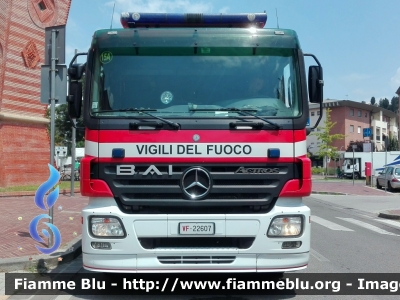 Mercedes-Benz Actros 1841 II serie
Vigili del Fuoco
Comando Provinciale di Firenze
Distaccamento Permanente di Empoli
AutoPompaSerbatoio allestimento BAI
VF 22607
Parole chiave: Mercedes-Benz Actros_1841_IIserie VF22607