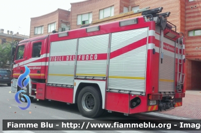 Mercedes-Benz Actros 1841 II Serie
Vigili del Fuoco
Comando Provinciale di Firenze
Distaccamento Permanente di Empoli
AutoPompaSerbatoio allestimento BAI
VF 22607
