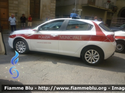 Alfa Romeo Giulietta
Polizia Municipale
Comune di Santa Fiora (GR)
POLIZIA LOCALE YA 451AN
codice mezzo: 01
*inaugurazione automezzi di Santa Fiora del 25/06/2017*
