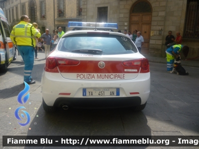 Alfa Romeo Giulietta
Polizia Municipale
Comune di Santa Fiora (GR)
POLIZIA LOCALE YA 451AN
codice mezzo: 01
*inaugurazione automezzi di Santa Fiora del 25/06/2017*
