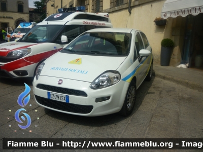 Fiat Punto VI serie
Misericordia Albinia (GR)
Autovettura Servizi Sociali allestimento Cevi
Codice mezzo: 21
*fotografata all' inaugurazione dei mezzi di Santa Fiora del 25/06/2017*
Parole chiave: Fiat Punto_VIserie