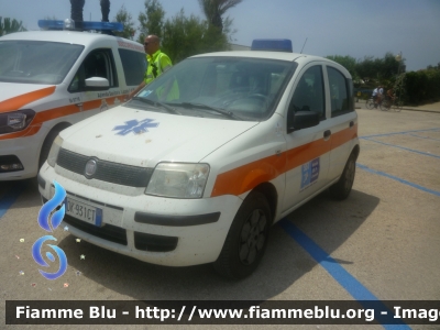 Fiat Nuova Panda I serie
Azienda USL Area Vasta Toscana Sud-Est
Centrale Operativa 118 Siena-Grosseto
Auto di servizio allestimento Ciabilli utilizzata dal Direttore Soccorsi Sanitari

*Airshow Marina di Grosseto 2017*
Parole chiave: Fiat_Nuova_Panda_I_serie_118_Grosseto_Siena_DDS