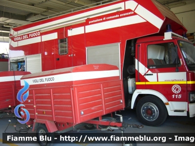 Carrello 
Vigili del Fuoco
Comando Provinciale di Grosseto
Carrello con cuscino da salto
Sullo sfondo la postazione di comando avanzato

