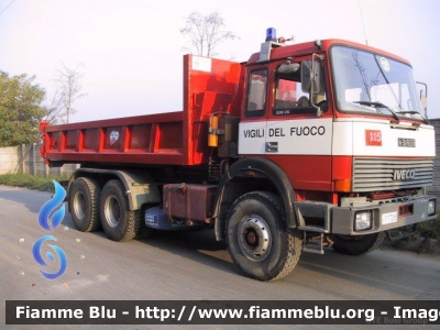 Iveco 330-26
Vigili del Fuoco
Comando Provinciale di Cremona
Autocarro con allestimento scarrabile BTE Busi Group
VF 17288
Parole chiave: Iveco 330-26 VF17288