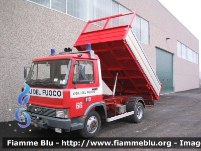 Iveco Zeta 65-12
Vigili del Fuoco
Comando Provinciale di Lucca
Allestimento BTE Busi Group
VF 16521
Parole chiave: Iveco Zeta_65-12 VF16521