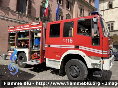 Iveco EuroFire 140E28 4x4 I serie
Vigili del Fuoco
Comando Provinciale di Viterbo
AutoPompaSerbatoio allestimento Iveco-Magirus
VF 22780
Parole chiave: Iveco EuroFire_140E28_4x4_Iserie VF22780