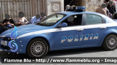 Alfa Romeo 159
Polizia di Stato
Squadra Volante
POLIZIA H2353
Parole chiave: Alfa Romeo 159