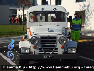 Alfa Romeo Matta
Misericordia di Prato
Ambulanza storica
Parole chiave: Alfa Romeo_Matta