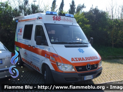 Mercedes-Benz Sprinter II serie
Misericordia San Giovanni Valdarno (AR)
Allestita Orion
Codice automezzo: 7
Sigla: SiMI 296
Parole chiave: Mercedes-Benz Sprinter_IIserie Ambulanza