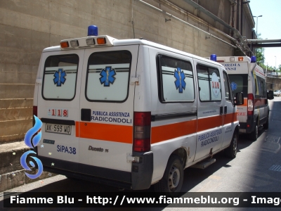 Fiat Ducato II serie
Pubblica Assistenza Radicondoli sezione Pievescola (SI)
Allestita MAF
SiPA 38
Ex ambulanza della P.A. di Poggibonsi (SI)
Parole chiave: Fiat Ducato_IIserie Ambulanza