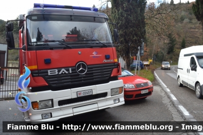 Mercedes-Benz Atego 1828 I serie
Vigili del Fuoco
Comando provinciale di Siena
Distaccamento di Poggibonsi
AutoBottePompa
Allestimento Bai
VF 22457
Parole chiave: Mercedes-Benz_Atego_1828_Iserie_VF 22457_Befana 2016