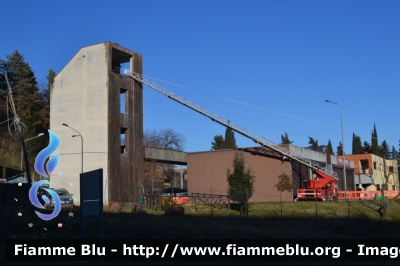 Fiat 643N
Vigili del Fuoco
Comando Provinciale di Siena
Distaccamento di Poggibonsi
AutoScala allestimento Macchi-Magirus
VF 9111
Parole chiave: Fiat 643N VF9111 Befana_2017