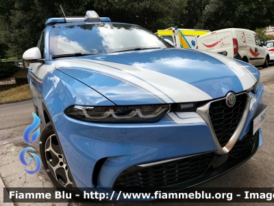 Alfa Romeo Tonale
Polizia di Stato
Squadra Volante
Allestimento FCA
POLIZIA M8057
Parole chiave: Alfa-Romeo_Tonale_POLIZIAM8057