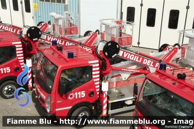 Renault Maxity
Vigili del Fuoco
Comando Provinciale de L'Aquila
Piattaforme Multitel Pagliero 
MX 210 da 21,20 m
Mezzi Acquistati dal Commissario delegato per la Ricostruzione dei territori abruzzesi colpiti dal sisma del
6 aprile 2009

Parole chiave: Renault Maxity