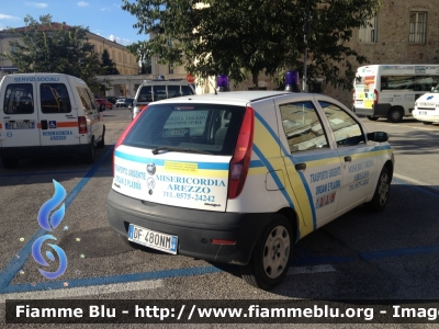 Fiat Punto III serie
Misericordia di Arezzo (Ar)
Allestimento Maf
Codice automezzo: M11
Trasporto urgente organi e plasma
Parole chiave: Misericordia Arezzo 118 M11 Punto Fiat Trasporto organi plasma Maf