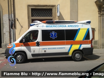 Fiat Ducato X250
Misericordia di Arezzo (Ar)
Allestimento Pegaso-Bollanti
Codice automezzo: M1
Codifica Radio: Mike 104
Parole chiave: Fiat Ducato_X250 Ambulanza