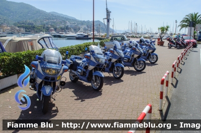 Bmw R850RT II serie
Polizia di Stato
Polizia Stradale
in scorta al Giro d'Italia 2015 
Parole chiave: BMW 850_RT_IIserie Giro_Italia_2015