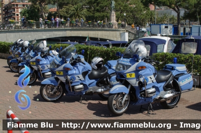 Bmw R850RT II serie
Polizia di Stato
Polizia Stradale
in scorta al Giro d'Italia 2015 
Parole chiave: BMW 850_RT_IIserie Giro_Italia_2015