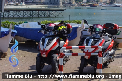 Piaggio MP3 Yourban 
Vigili del Fuoco
Comando Provinciale di Firenze
VF A0032 
VF A0033 
in scorta al Giro d'Italia 2015 
Parole chiave: Piaggio MP3_Yourban VFA0032 VFA0033 Giro_Italia_2015