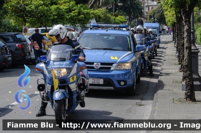 Bmw R850RT II serie
Polizia di Stato
Polizia Stradale
in scorta al Giro d'Italia 2015 
Parole chiave: BMW 850_RT_IIserie Giro_Italia_2015