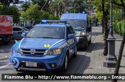 Fiat Freemont
Polizia di Stato
Polizia Stradale
in scorta al Giro d'Italia 2015
POLIZIA H8782
Parole chiave: Fiat Freemont POLIZIAH8782 Giro_Italia_2015